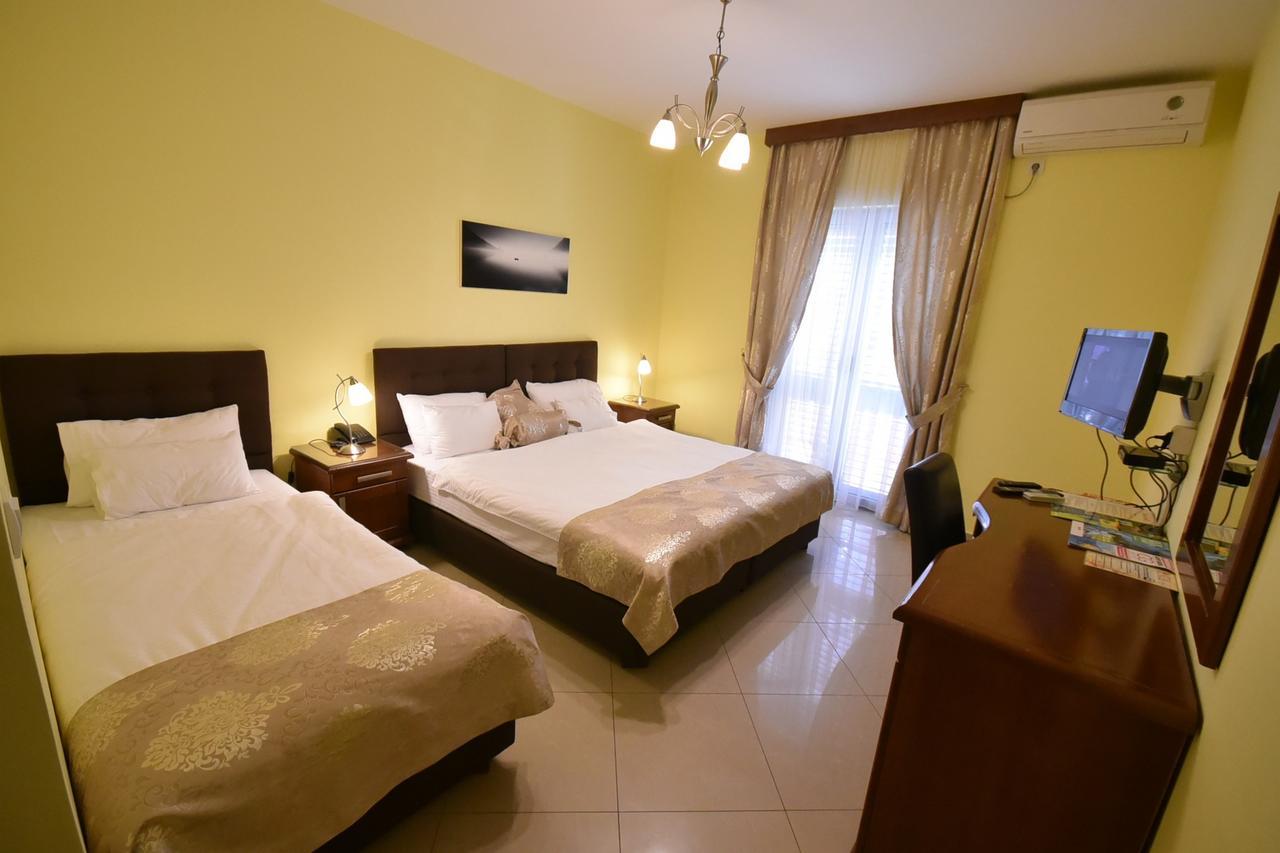 Hotel Ellena Herceg Novi Dış mekan fotoğraf
